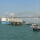 183- Les cargos se croisent sous le pont des Ameriques 